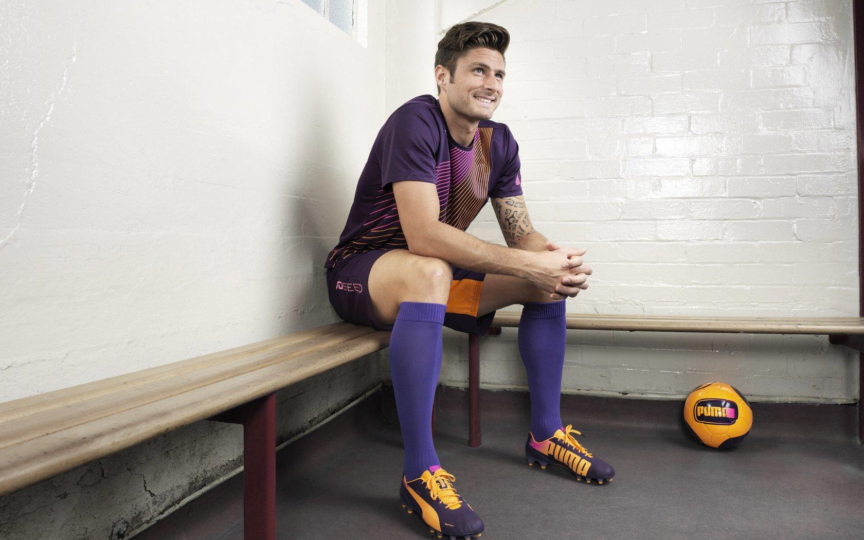 红军换帅风暴持续发酵，安菲尔德瞄准三大顶级教头接掌帅印